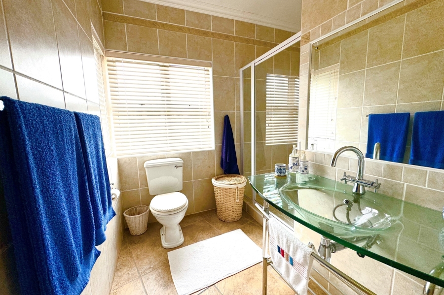 6 Bedroom Property for Sale in Myburgh Park Western Cape